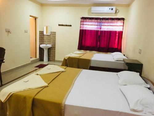 Hotel Varsha Hampi in Kamalapur Hotel Varsha Hampi in Kamalapur