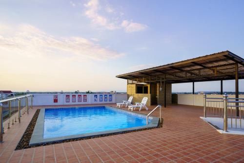 Bazen, Intouch Riverside Hotel in Pakse Bazen, Intouch Riverside Hotel in Pakse