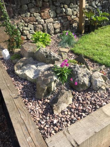 Garden, Vollie House with Hot Tub, Sauna & Log Burner in Penpont Garden, Vollie House with Hot Tub, Sauna & Log Burner in Penpont