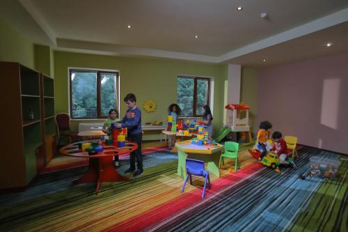 Instalações recreativas, Aghveran Ararat Resort Hotel in Arzakan Instalações recreativas, Aghveran Ararat Resort Hotel in Arzakan