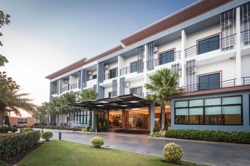 Entrance, Ray Hotel in Buri Ram City Center Entrance, Ray Hotel in Buri Ram City Center