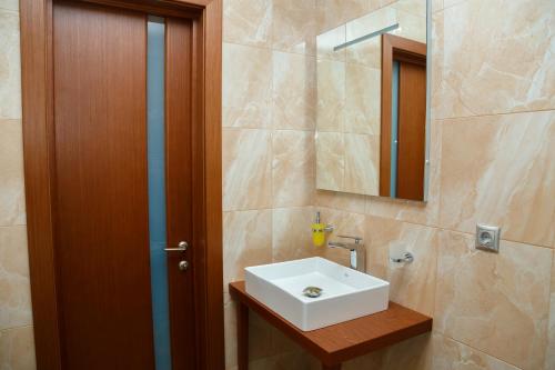 This photo about Hotel Aristocrat shared on HyHotel.com