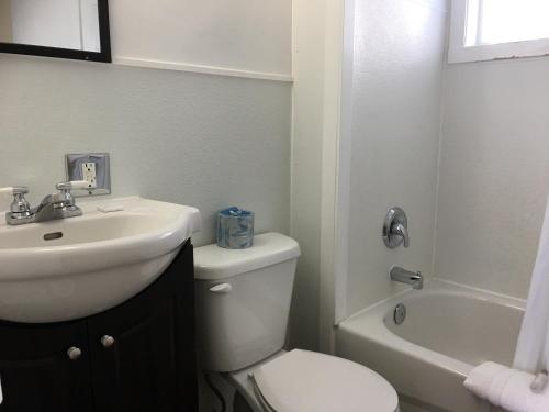 This photo about Kootenay Country Inn shared on HyHotel.com