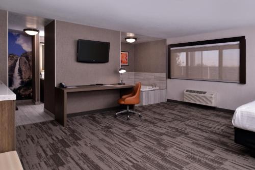 This photo about Red Lion Inn & Suites Modesto shared on HyHotel.com