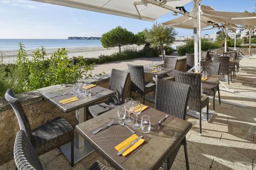 Terraza/balcón, Hotel Vacances Bleues Villa Caroline in La Baule Terraza/balcón, Hotel Vacances Bleues Villa Caroline in La Baule