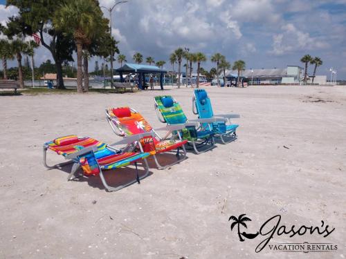 Beach, The Beach House in Gulfport Beach, Florida - 2 bedroom luxury home, Sleeps 6, Reduced rate for 1 wee in Gulfport (FL) Beach, The Beach House in Gulfport Beach, Florida - 2 bedroom luxury home, Sleeps 6, Reduced rate for 1 wee in Gulfport (FL)