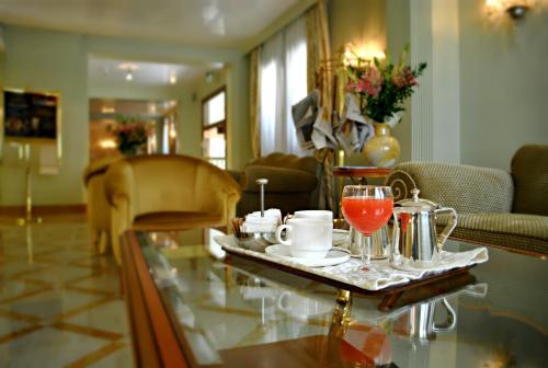 Lobby, Hotel Carlton Capri in Venice Lobby, Hotel Carlton Capri in Venice