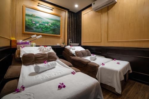 Strutture e servizi, Peony Cruise managed by Big Bay Group in Hạ Long Strutture e servizi, Peony Cruise managed by Big Bay Group in Hạ Long