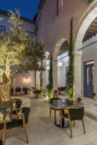 This photo about Sir Paul City Hotel shared on HyHotel.com