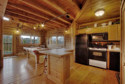 在meiguo.com看到的A Moonlight Ridge #162 - One Bedroom Cabin的介绍图片