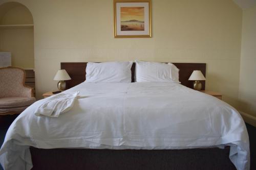 GOLF View Hotel & Macintosh Restaurant in Lossiemouth GOLF View Hotel & Macintosh Restaurant in Lossiemouth