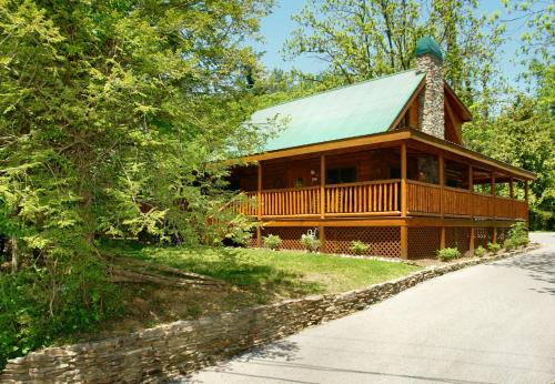 在meiguo.com看到的Trout House #350 - Three Bedroom Cabin的介绍图片