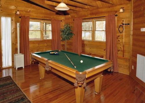 在meiguo.com看到的Hidden Romance #1404 - One Bedroom Cabin的介绍图片