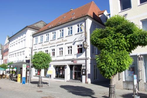 A szálláshely kívülről, Hotel Goldene Traube in Gunzburg Városközpont A szálláshely kívülről, Hotel Goldene Traube in Gunzburg Városközpont