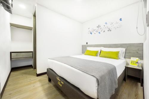 This photo about Ayenda 1024 Agora Inn Hotel shared on HyHotel.com