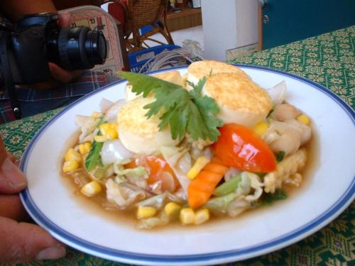 อาหารและเครื่องดื่ม, ทีอาร์ เกสท์เฮาส์ (TR Guesthouse) in ตัวเมืองสุโขทัย อาหารและเครื่องดื่ม, ทีอาร์ เกสท์เฮาส์ (TR Guesthouse) in ตัวเมืองสุโขทัย