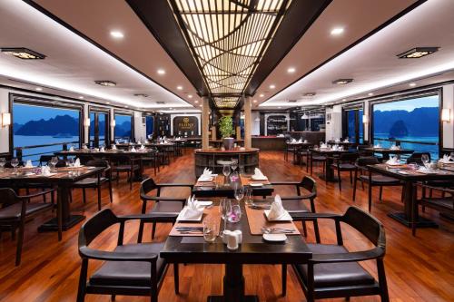 Restaurant, Peony Cruise managed by Big Bay Group in Tuan Chau Island Restaurant, Peony Cruise managed by Big Bay Group in Tuan Chau Island