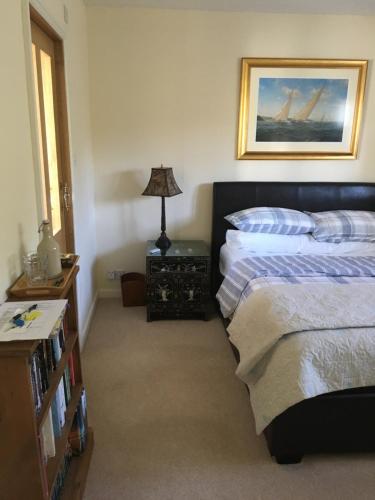 Cowes - The Barn in Cowes West and Gurnard Cowes - The Barn in Cowes West and Gurnard