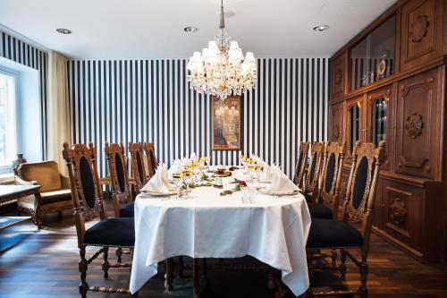 Ресторан, Solo Sokos Hotel Lahden Seurahuone in Лахті Ресторан, Solo Sokos Hotel Lahden Seurahuone in Лахті