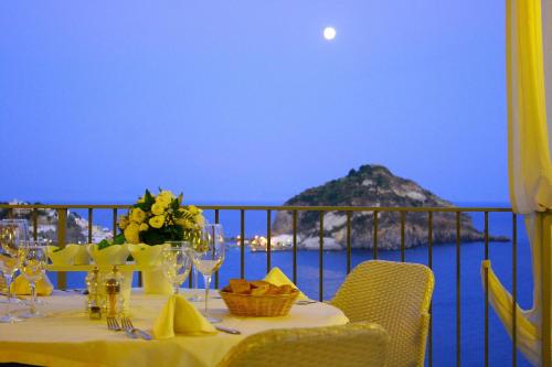 Étterem, Hotel Torre Sant'Angelo in Sant'Angelo Étterem, Hotel Torre Sant'Angelo in Sant'Angelo