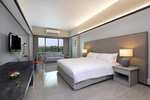 โรงแรมทินิดี บางกอก กอล์ฟ คลับ (Tinidee Hotel Bangkok Golf Club) in รังสิต โรงแรมทินิดี บางกอก กอล์ฟ คลับ (Tinidee Hotel Bangkok Golf Club) in รังสิต