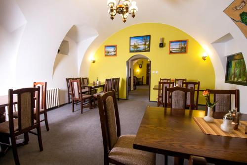 Restaurant, Rodinny hotel Myslivna in Trebon City Center Restaurant, Rodinny hotel Myslivna in Trebon City Center