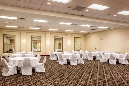会议室/宴会厅, 联合城US 51号凯艺酒店 (Quality Inn Union City US 51) in 联合城市 会议室/宴会厅, 联合城US 51号凯艺酒店 (Quality Inn Union City US 51) in 联合城市