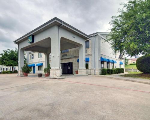 Quality Inn & Suites Grand Prairie Grand Prairie 