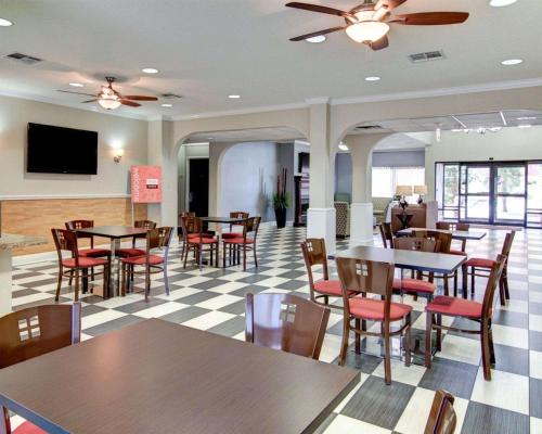 طعام و مشروبات, كومفورت إن كورسيكانا إيست (Comfort Inn Corsicana East) in Corsicana طعام و مشروبات, كومفورت إن كورسيكانا إيست (Comfort Inn Corsicana East) in Corsicana