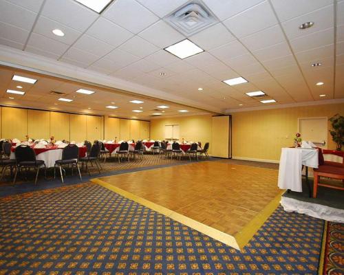 會議室/宴會廳, 凱富酒店 (Comfort Inn) in 斯普林菲爾德 (VA) 會議室/宴會廳, 凱富酒店 (Comfort Inn) in 斯普林菲爾德 (VA)