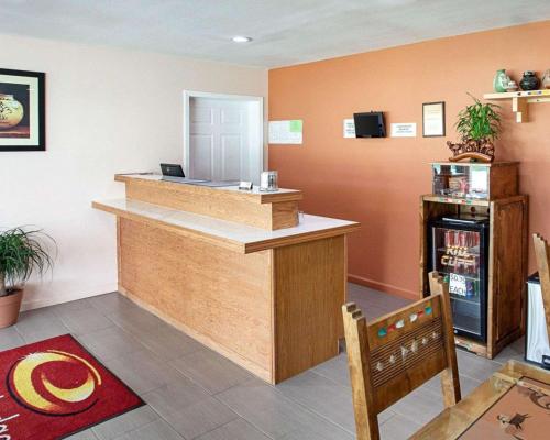 Lobi, Econo Lodge in Phillipsburg Lobi, Econo Lodge in Phillipsburg
