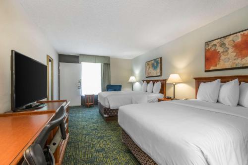 This photo about Quality Inn Prestonsburg shared on HyHotel.com