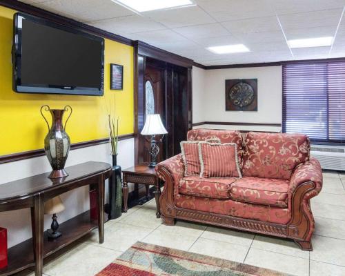 Lobby, Quality Inn in Shreveport Lobby, Quality Inn in Shreveport