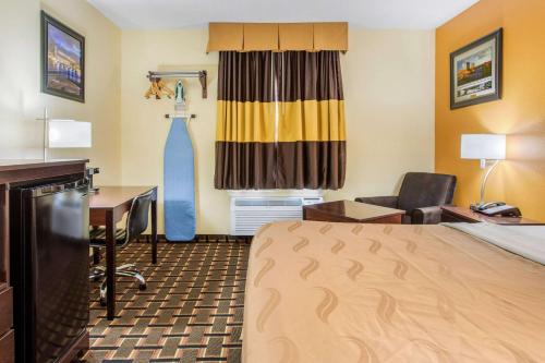 Quality Inn Grand Rapids Near Downtown - image 2