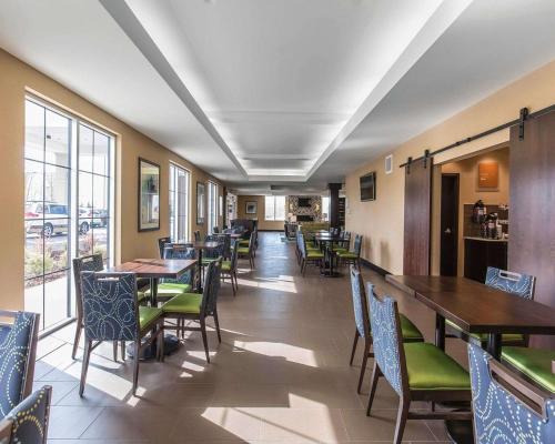 Food and beverages, Comfort Inn & Suites Airport North in Calgary (AB) Food and beverages, Comfort Inn & Suites Airport North in Calgary (AB)