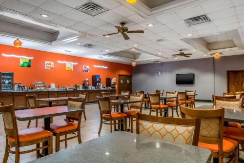 餐廳, Quality Inn & Suites Bedford West in 貝德福德 餐廳, Quality Inn & Suites Bedford West in 貝德福德