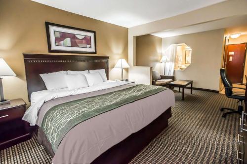 Facilities, Econo Lodge Inn & Suites in Monroe (MI) Facilities, Econo Lodge Inn & Suites in Monroe (MI)