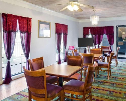 Restaurant, Econo Lodge Canton I-55 in Canton (MS) Restaurant, Econo Lodge Canton I-55 in Canton (MS)