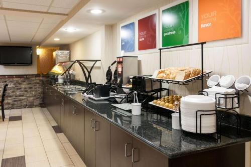 餐飲選擇, 史特斯維爾-穆爾斯維爾凱富套房酒店 (Comfort Inn & Suites Statesville - Mooresville) in 史特斯維爾 (NC) 餐飲選擇, 史特斯維爾-穆爾斯維爾凱富套房酒店 (Comfort Inn & Suites Statesville - Mooresville) in 史特斯維爾 (NC)