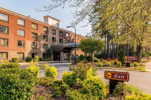 Buitenkant, Lake Norman Inn and Suites in Cornelius Buitenkant, Lake Norman Inn and Suites in Cornelius