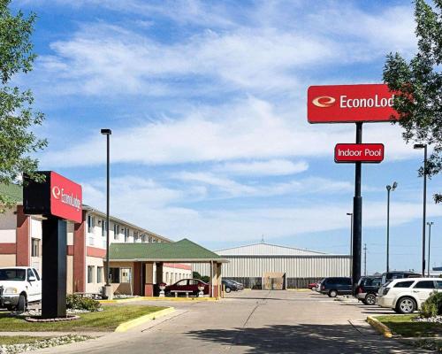 Econo Lodge West I-29 West Acres Mall Hotel