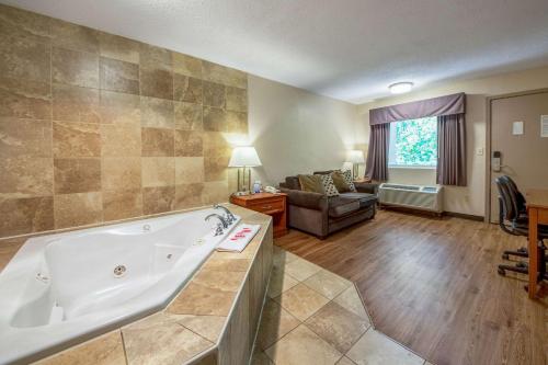 設施, 伊克諾拉奇旅館 (Econo Lodge) in 月桂山 (NJ) 設施, 伊克諾拉奇旅館 (Econo Lodge) in 月桂山 (NJ)