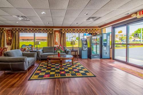 大堂, 伊克諾拉奇旅館 (Econo Lodge) in 月桂山 (NJ) 大堂, 伊克諾拉奇旅館 (Econo Lodge) in 月桂山 (NJ)
