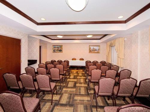 Tárgyalóterem/bálterem, Quality Suites NYC Gateway in North Bergen (New Jersey) Tárgyalóterem/bálterem, Quality Suites NYC Gateway in North Bergen (New Jersey)