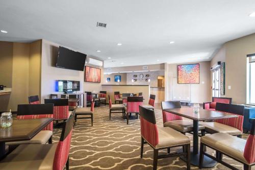 This photo about Comfort Inn Apalachin shared on HyHotel.com