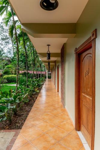 Entrance, Hotel Gran Jimenoa in Jarabacoa Entrance, Hotel Gran Jimenoa in Jarabacoa
