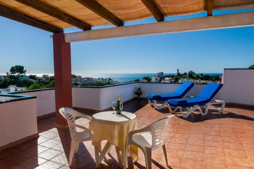 Los Arcos in Pusat Bandar Nerja Los Arcos in Pusat Bandar Nerja