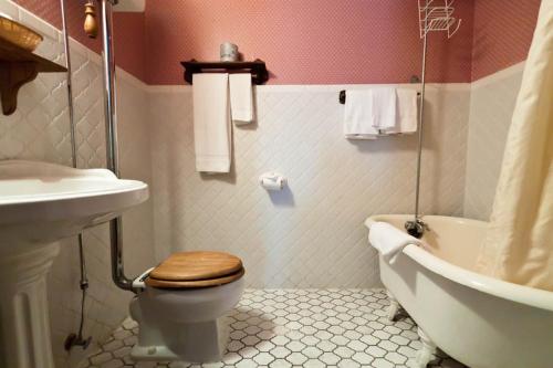 在meiguo.com看到的Historic Calumet Inn的介绍图片