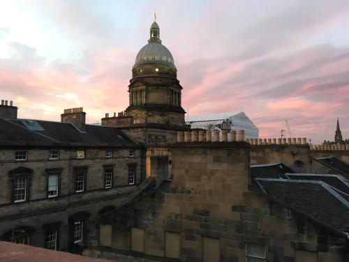 Drummond Street Apartments
Drummond Street Apartments