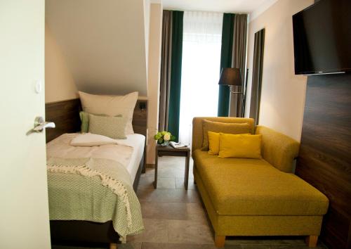 Hotel Am Moosrain Garni in Eitting Hotel Am Moosrain Garni in Eitting